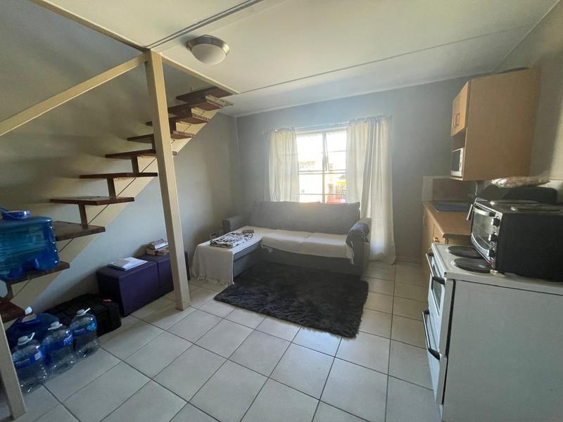 To Let 1 Bedroom Property for Rent in Kannoniers Park North West